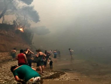 Συγκλονιστική μαρτυρία εγκαυματία στο Μάτι: «Έτρεχε σαν δαιμονισμένη η φωτιά - Έχασα τη γυναίκα μου»